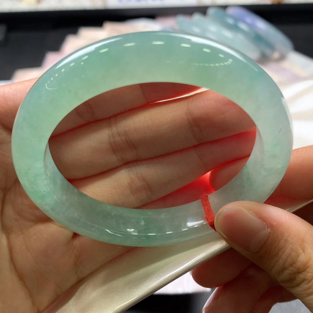 翡翠未镶嵌手镯39号冰湖绿