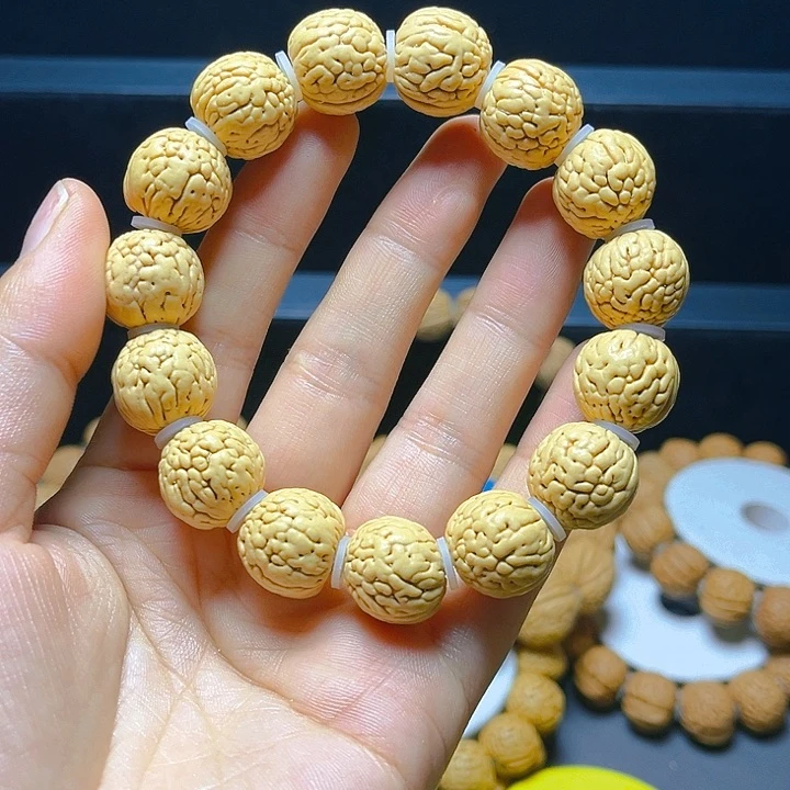 桃核吊坠铁扇公主