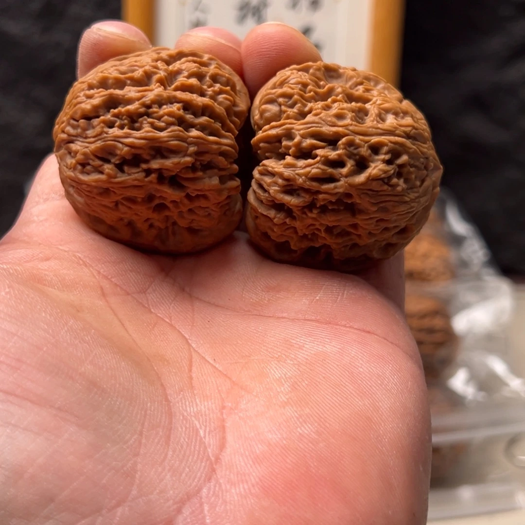 用***8文玩核桃把件南疆43微色差