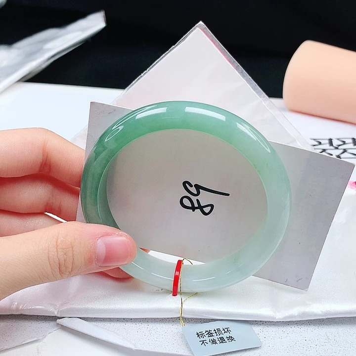 翡翠手镯未镶嵌缅甸天然a货手镯57+