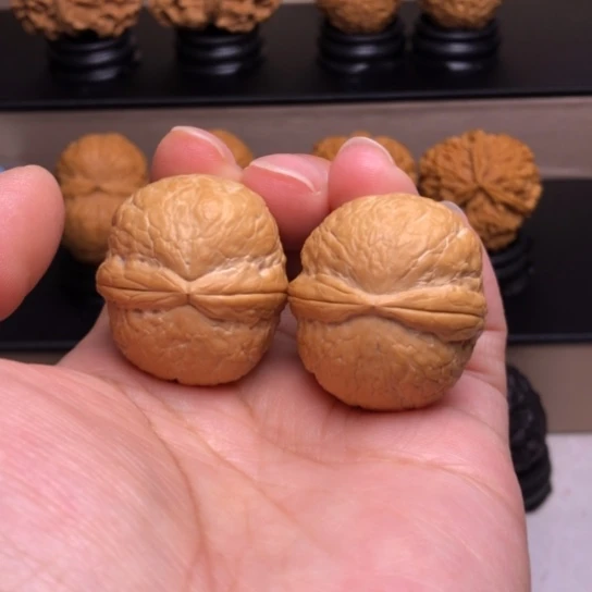 文玩核桃把件碧海龙珠17