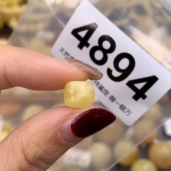 蜜蜡未镶嵌珠宝奇石10