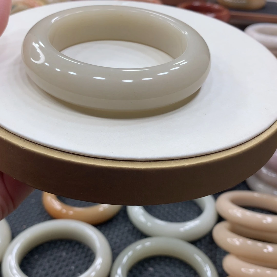 石英质玉合金手镯