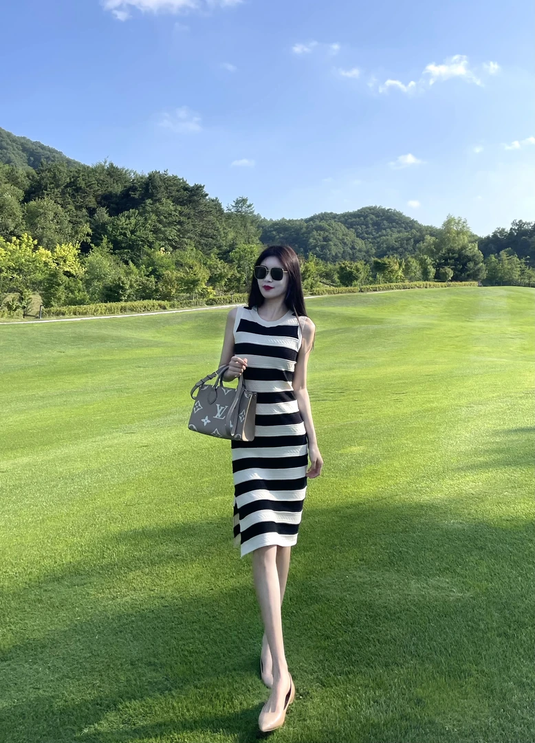 条纹针织背心中长款显瘦气质休闲夏季修身