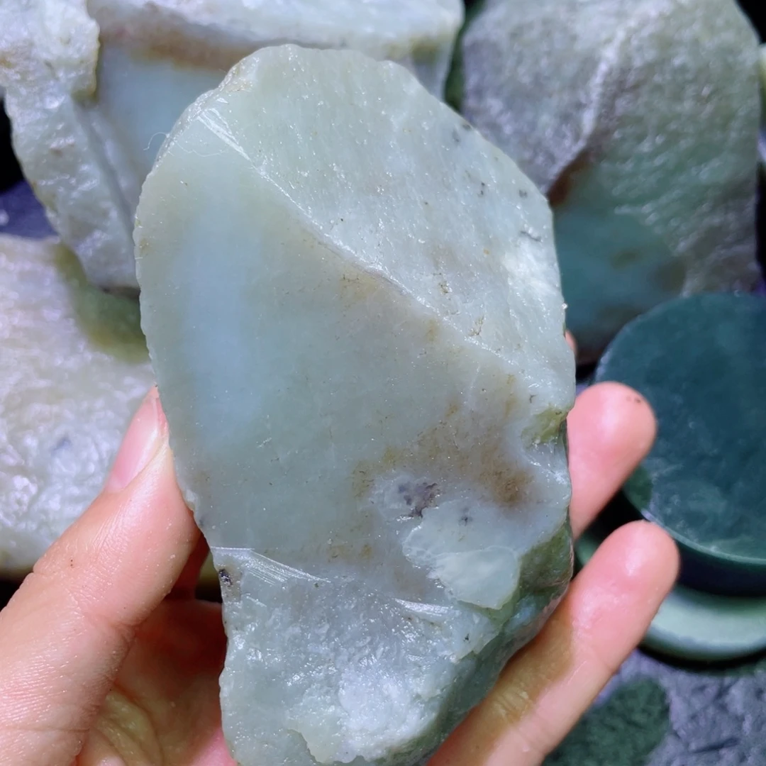 和田玉未镶嵌珠宝半成品