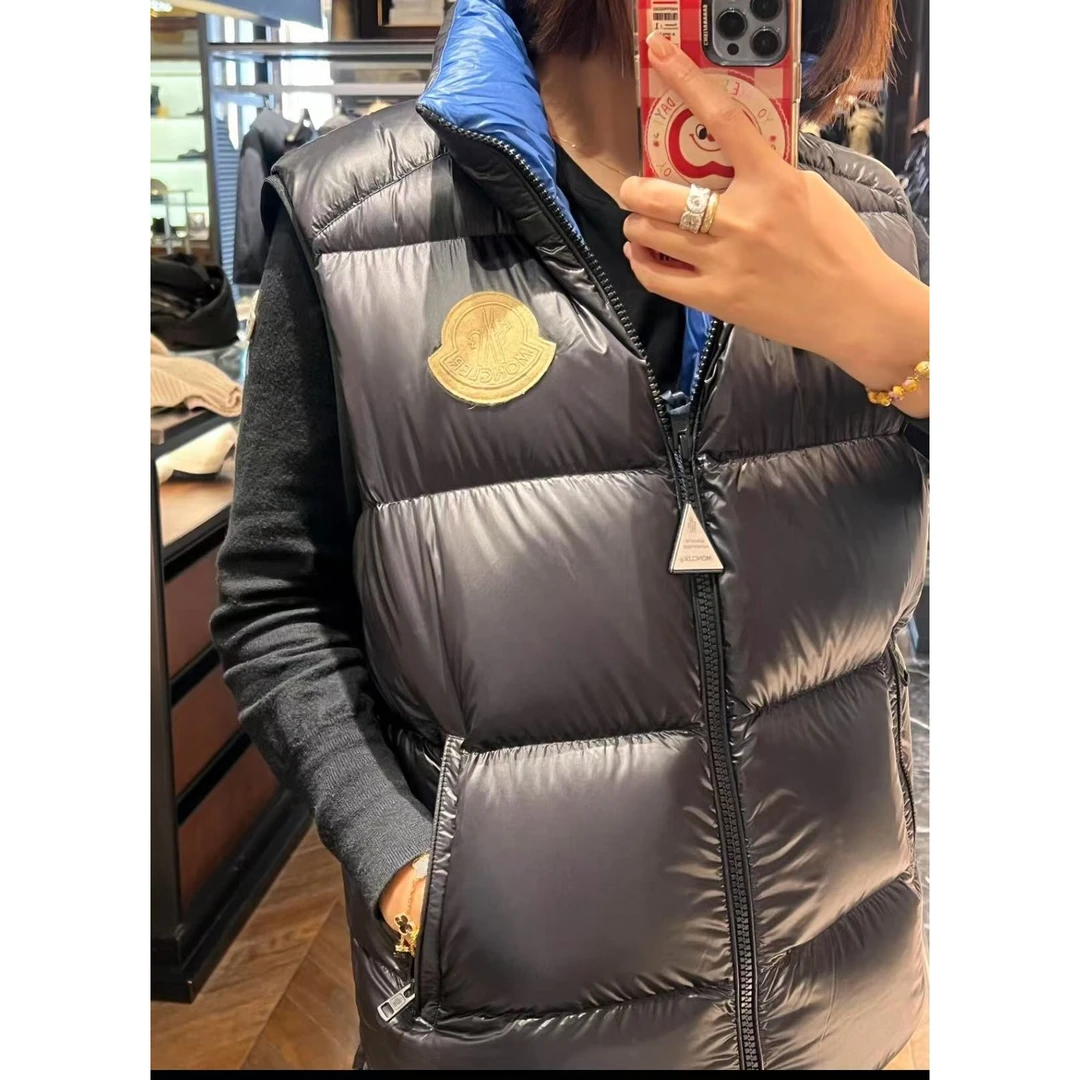 未使用 MONCLER  LY 羽绒服马甲胸口毛毡logo内衬蓝色背心1A00189