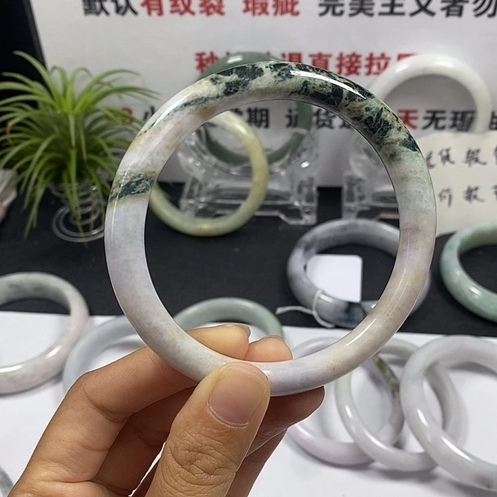 未镶嵌手镯翡翠58号。64.2圈