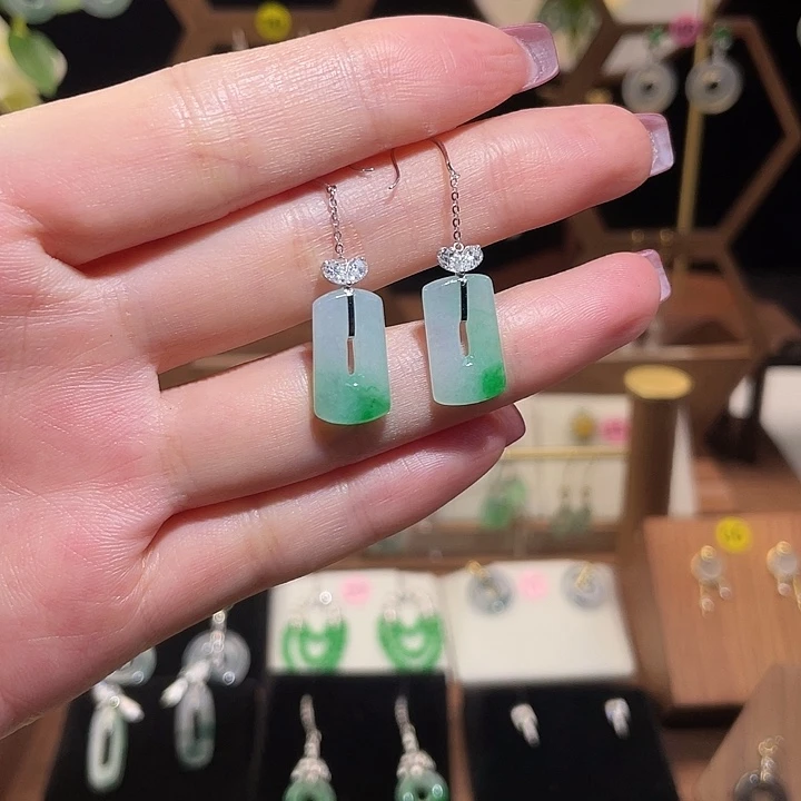 翡翠18K金镶嵌耳饰