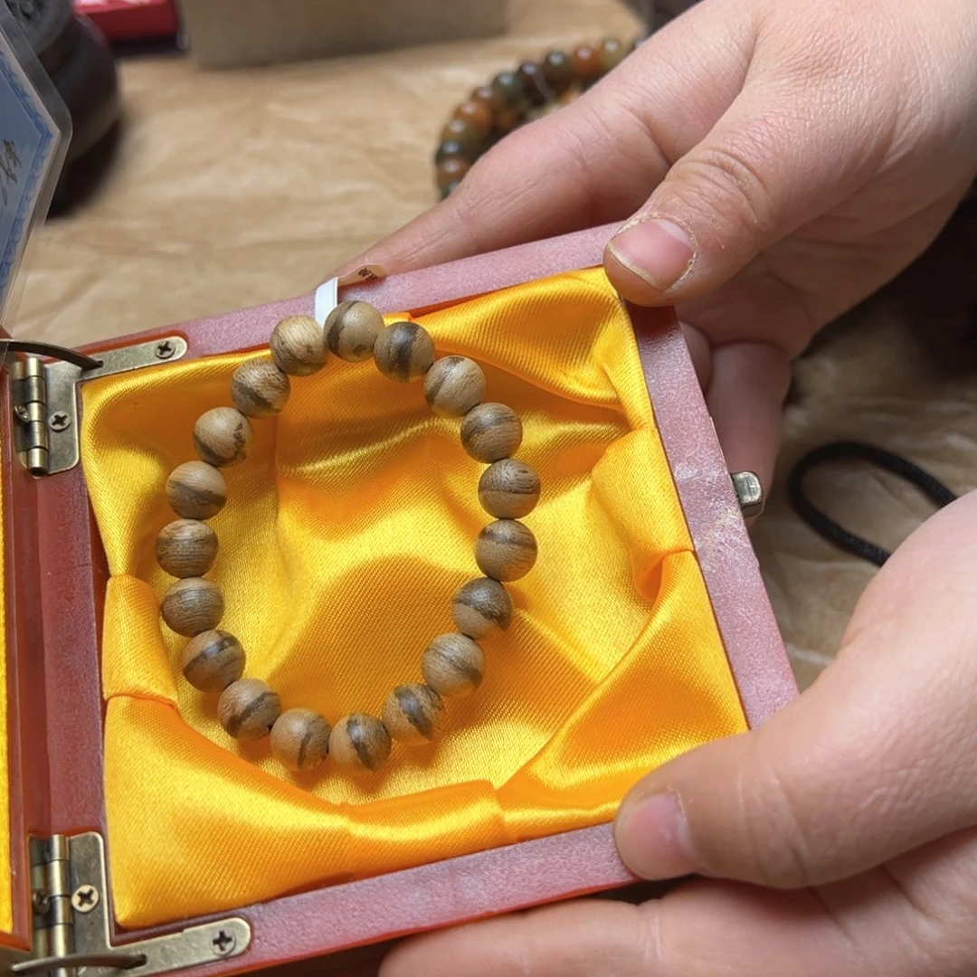 大叶紫檀（黑酸枝木类）