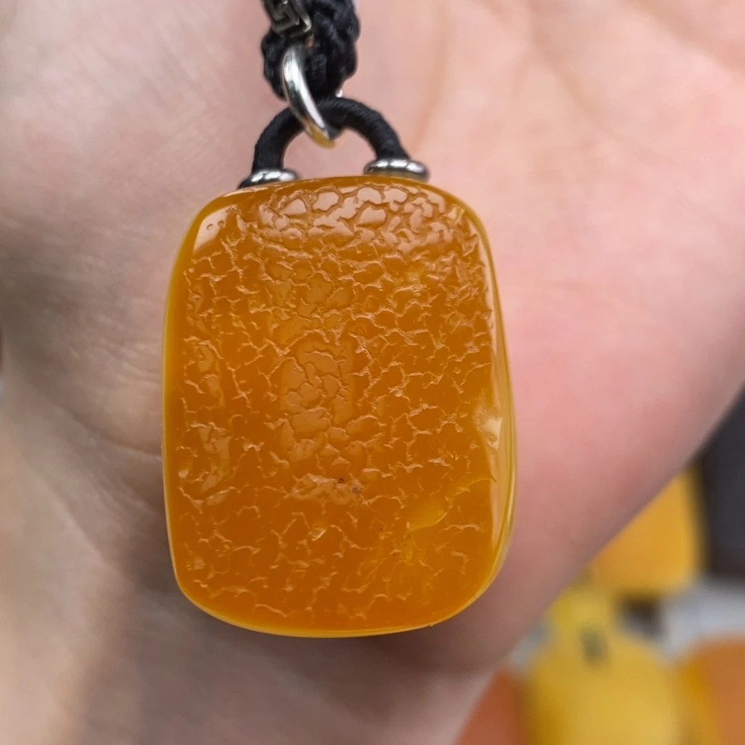 琥珀吊坠(赠链)未镶嵌