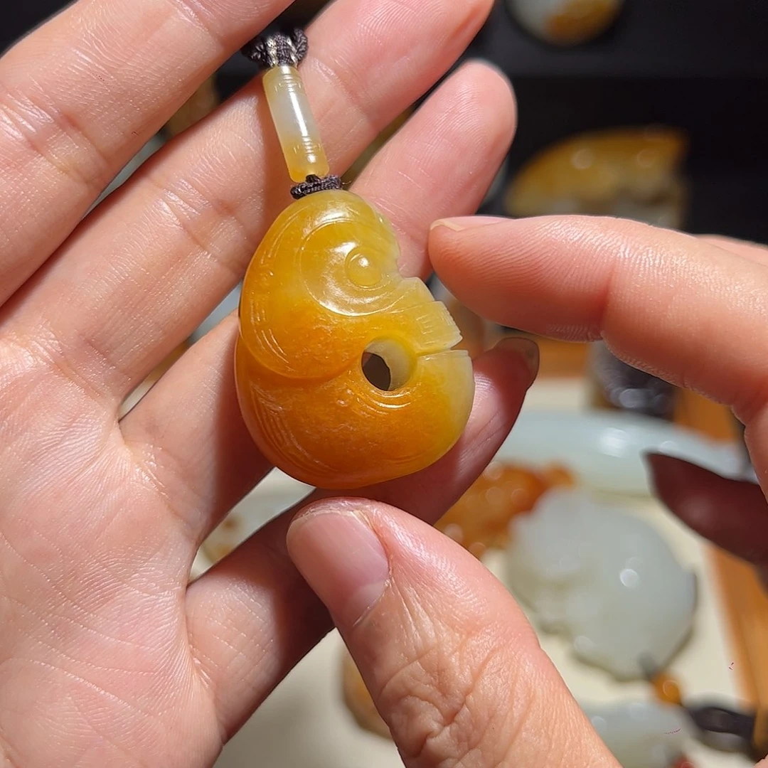 颈饰未镶嵌和田玉黄*涛