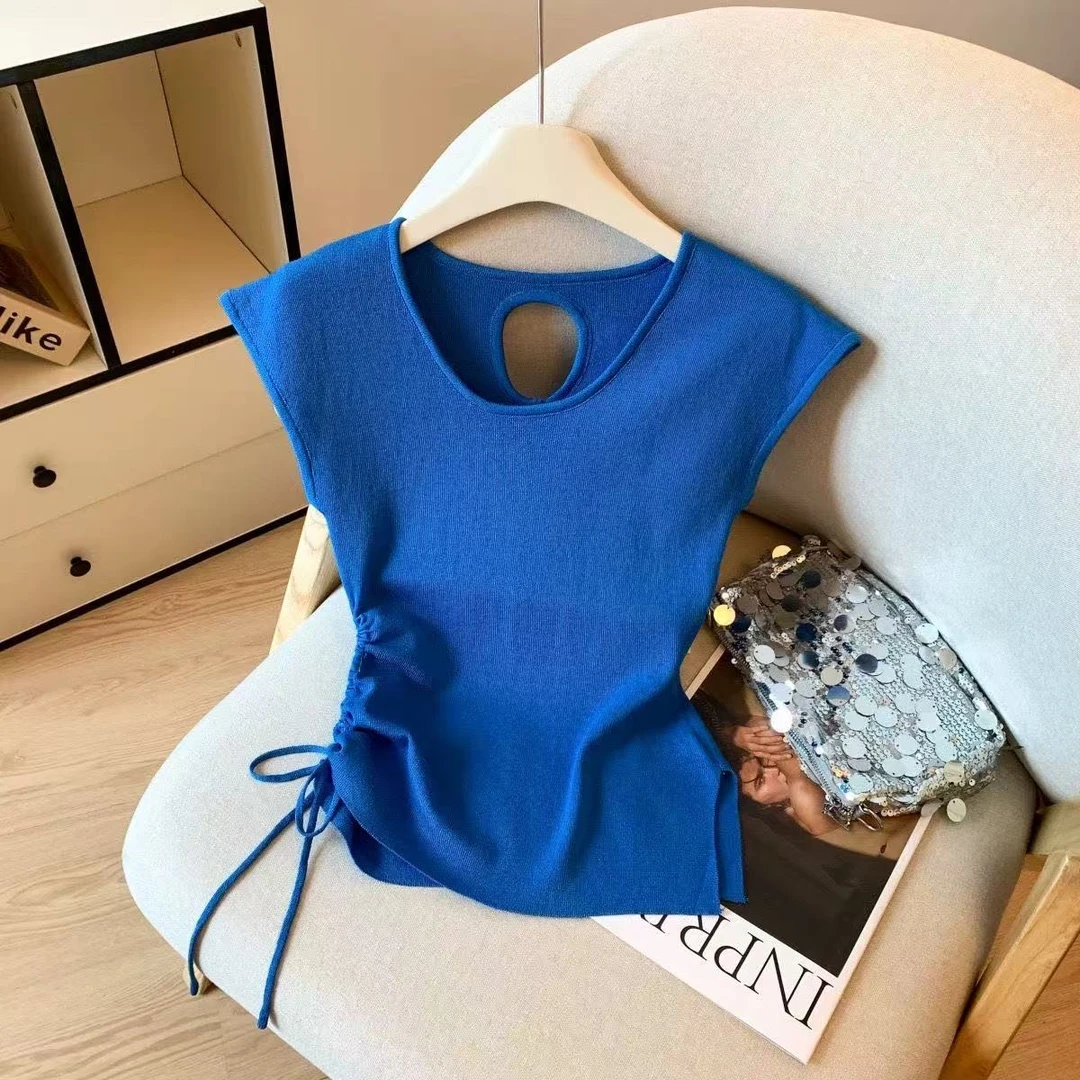 克莱因蓝坎肩冰丝针织衫女2025夏季款后背镂空t恤辣妹绑带小上衣