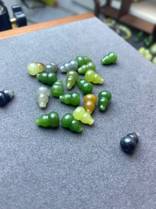 天然和田玉葫芦配饰，多样发其中一，颜色多，可以挑19.9元一个
