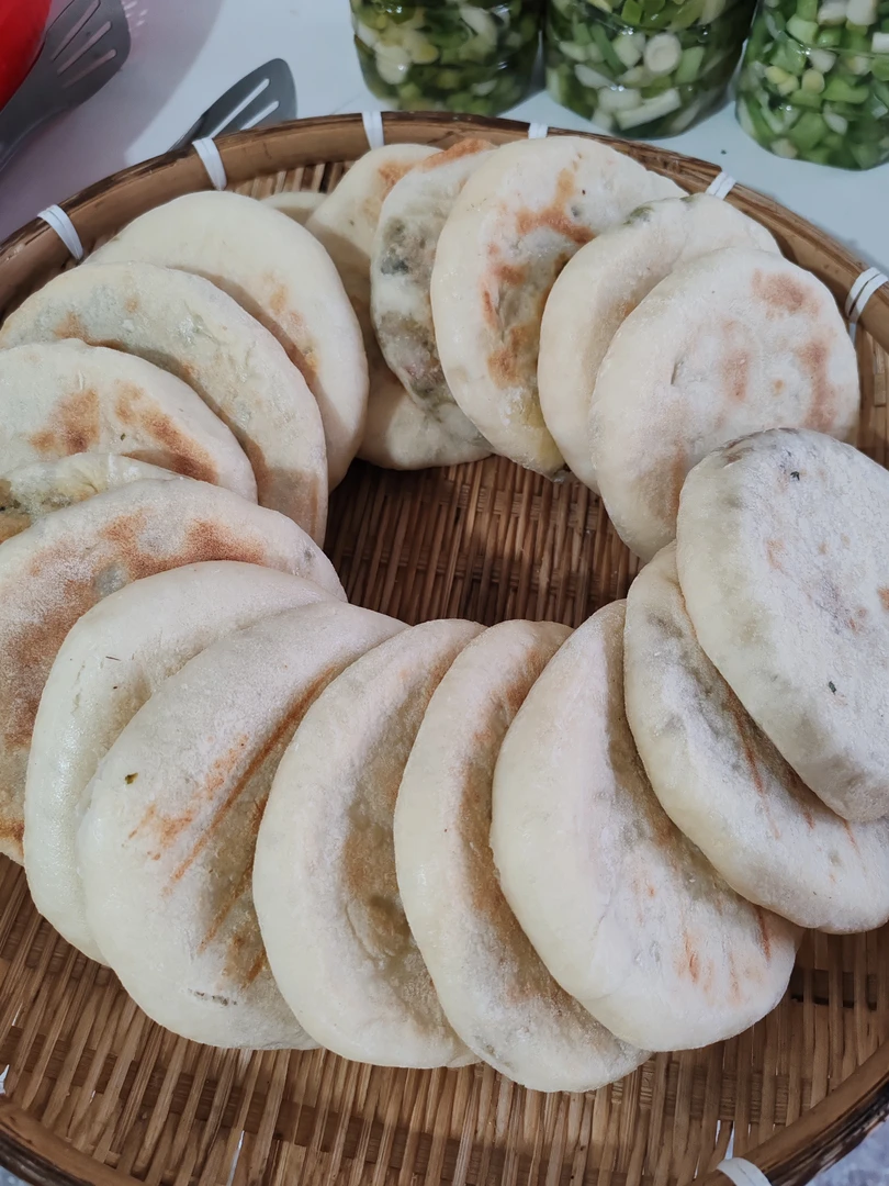 安徽省霍邱县腊菜‌糖轱辘馍，家乡的土特产