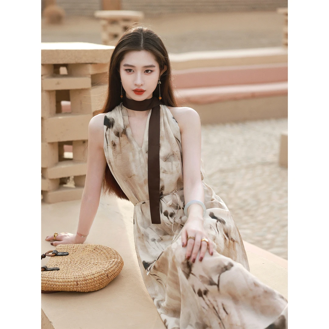 凌茜恣禾【墨染汐】法式花色水墨花挂脖连衣裙度假风氛围感气质长裙