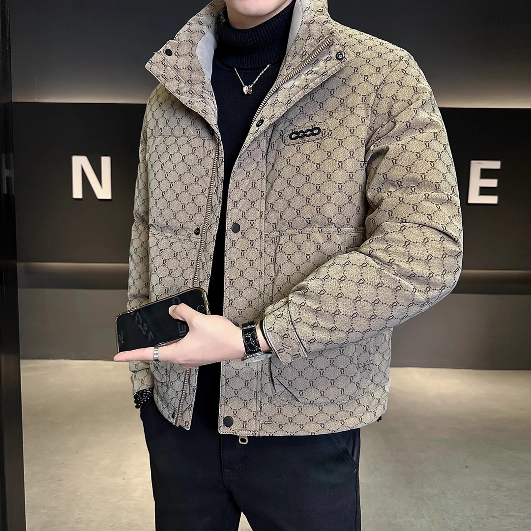 白鸭绒羽绒服男冬季帅气2025新款立领潮牌印花加厚休闲外套男冬装