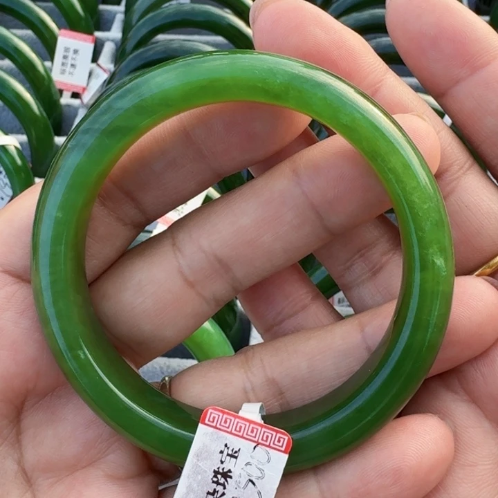和田玉（碧玉）未镶嵌手镯