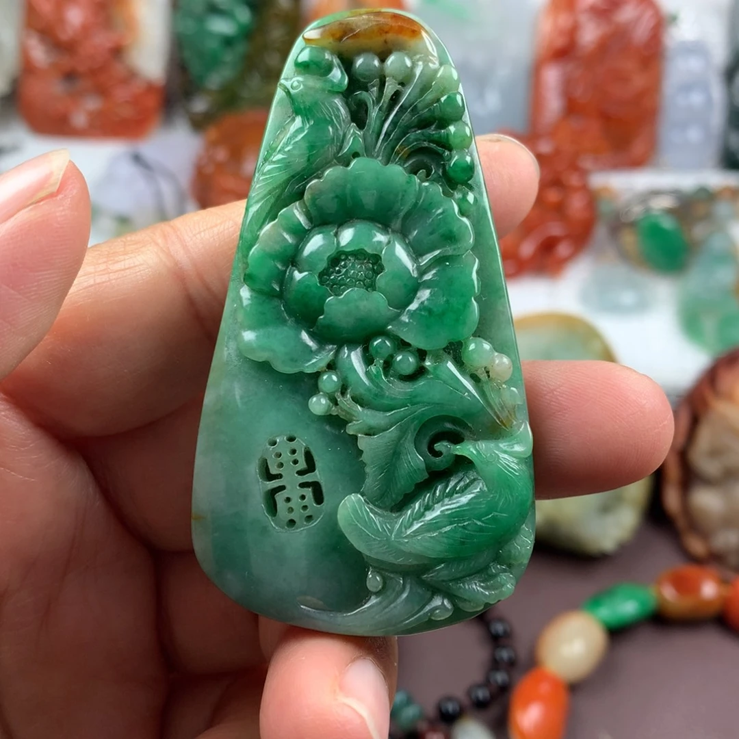 翡翠未镶嵌颈饰挂件