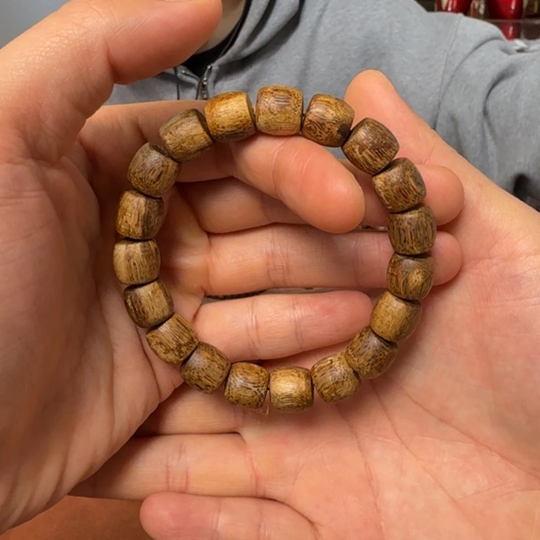 沉香手串高等级 99直纹鼓珠 12mm