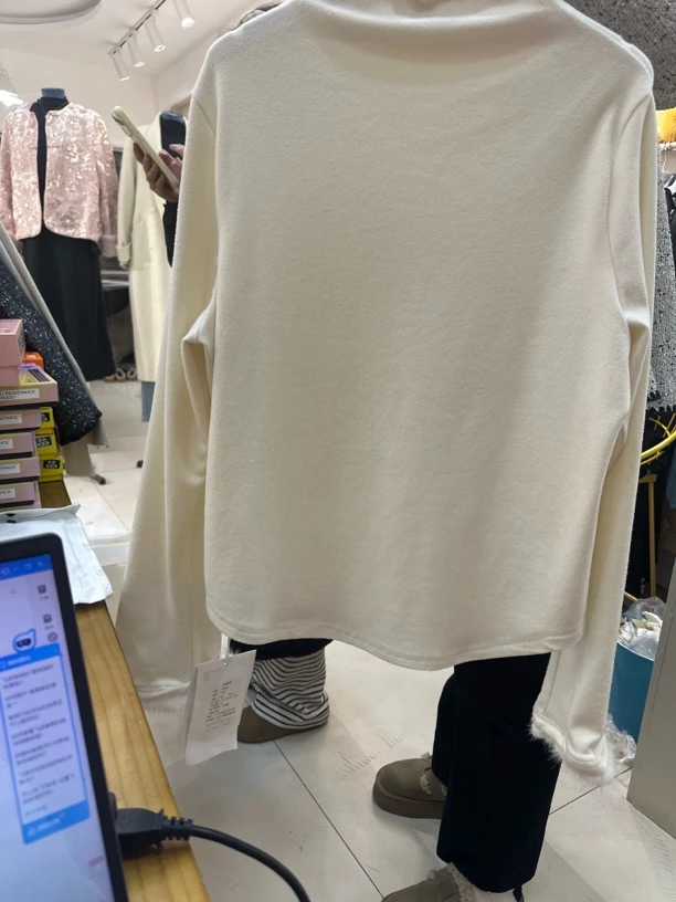 半高领毛毛袖打底