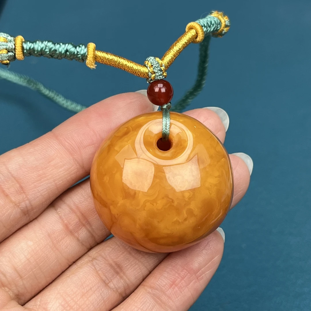 Y3609天然原矿蜜蜡鸡油红公主扣 34x18.5mm抖音基地质检发货