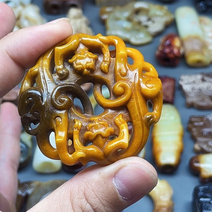 用***3和田玉未镶嵌颈饰