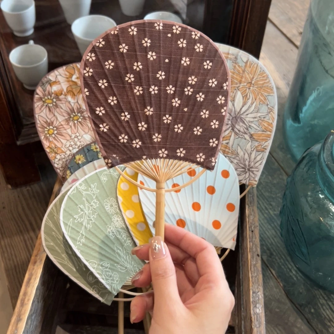 陶瓷。     陶瓷。