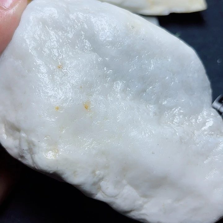 未镶嵌和田玉（糖玉）珠宝奇石