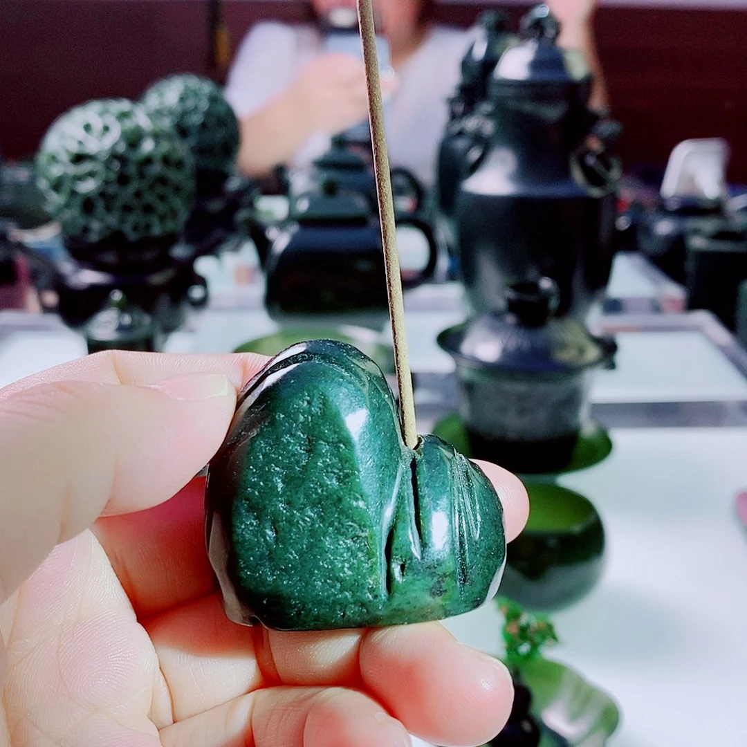 未镶嵌和田玉（青玉）摆件