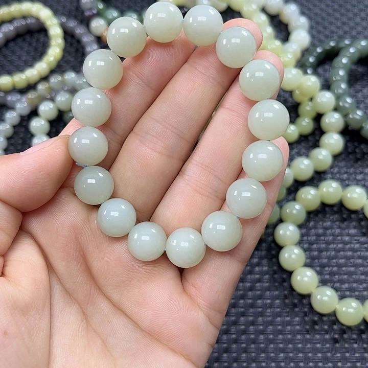 嘉***沅未镶嵌手链和田玉