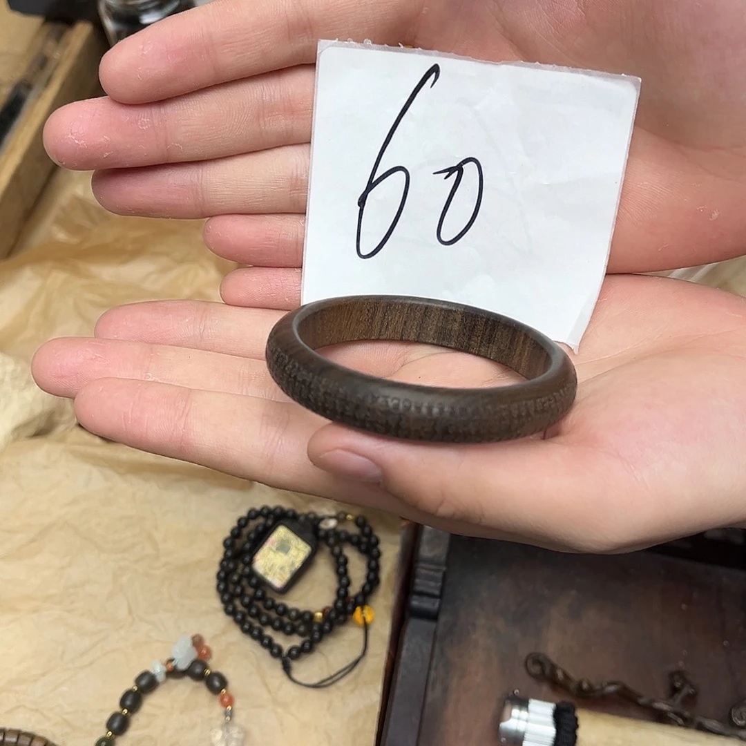 大叶紫檀（黑酸枝木类）