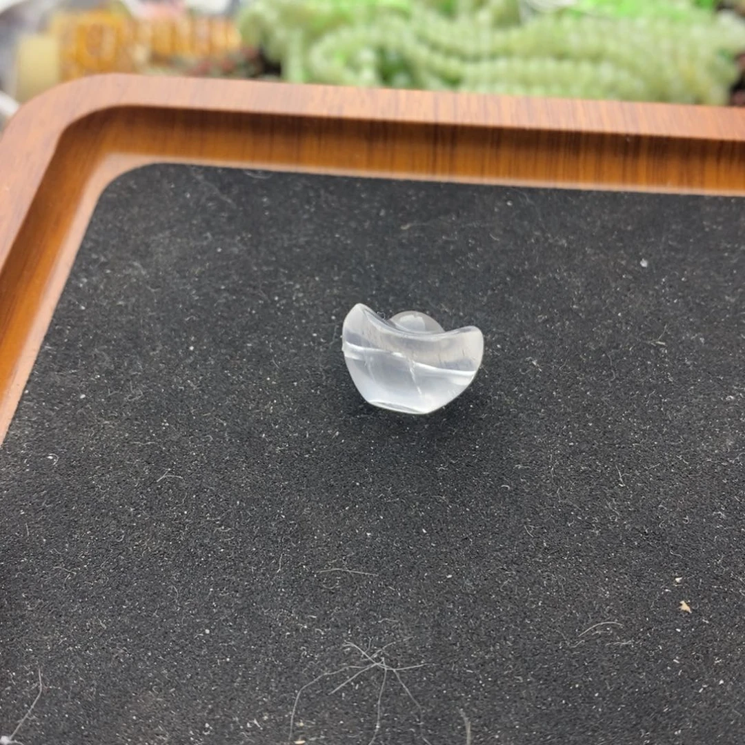 玛瑙/玉髓未镶嵌珠宝半成品一个天然白水晶元宝12×18