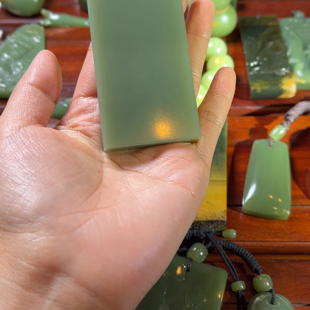 岫岩老玉（透闪石质玉）吊坠(不含链)未镶嵌大***1