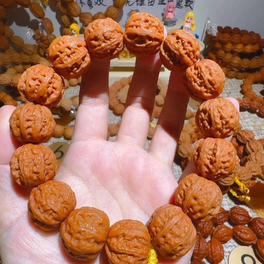 文玩核桃吊坠京八棱蜜纹