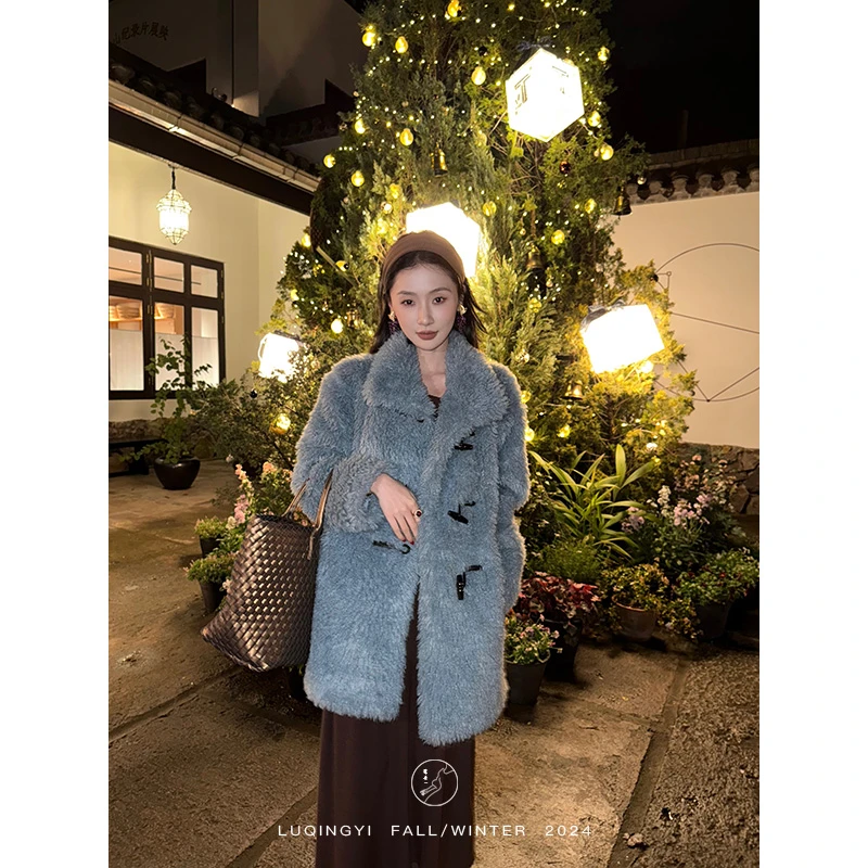 鹭青一原创【自舒卷】复古牛角扣保暖毛毛外套女冬L24P0562L