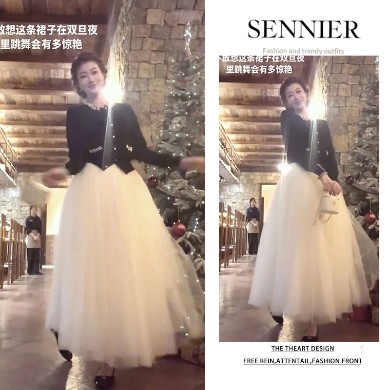 早春温柔穿搭女2026新款法式千金风镶钻开衫上衣气质半身裙两件套