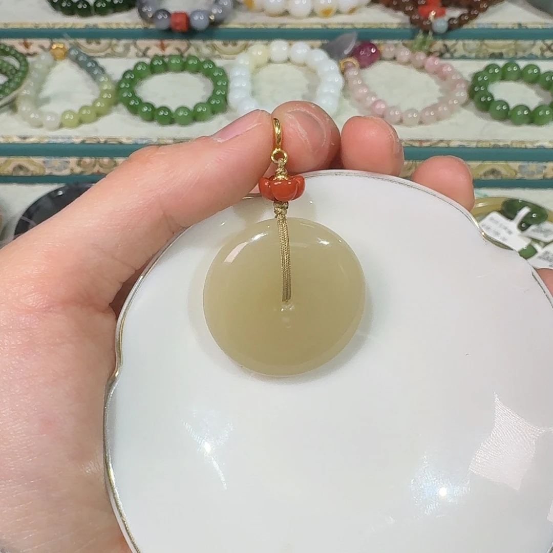 鼾***雷和田玉未镶嵌手链