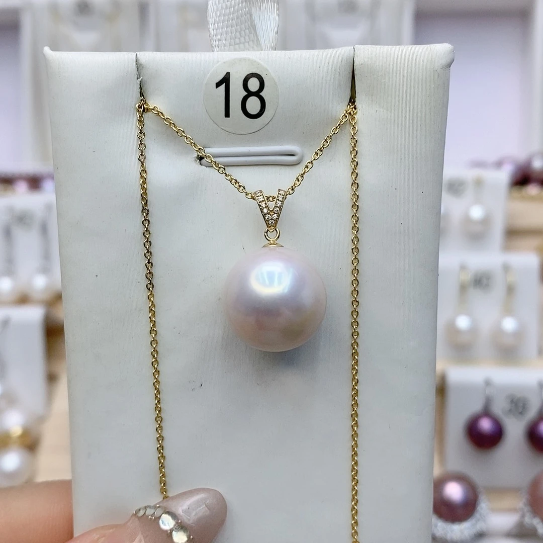 淡水珍珠颈饰18K金镶嵌