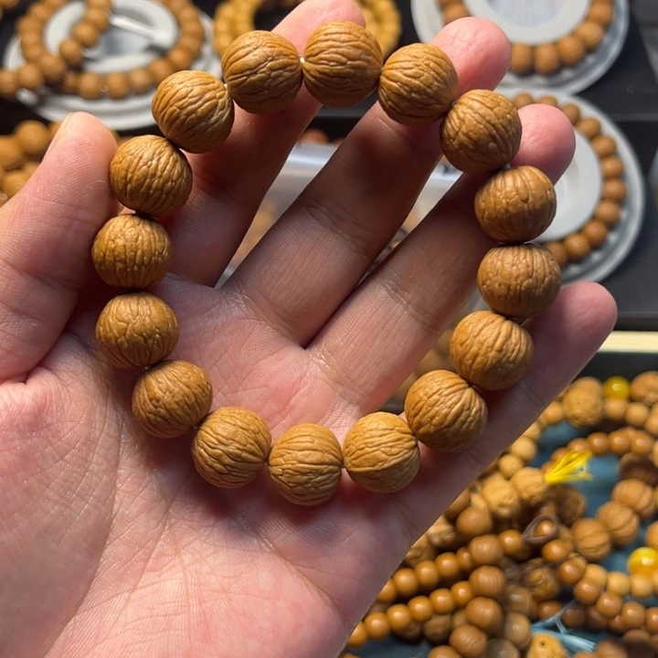 猴头核桃手串原皮精卡凤羽