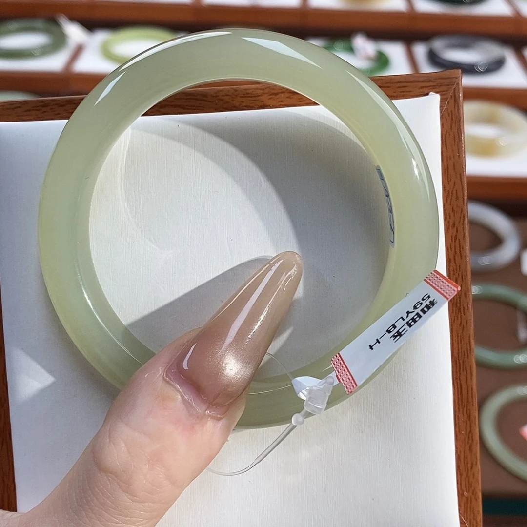 和田玉手镯未镶嵌怡