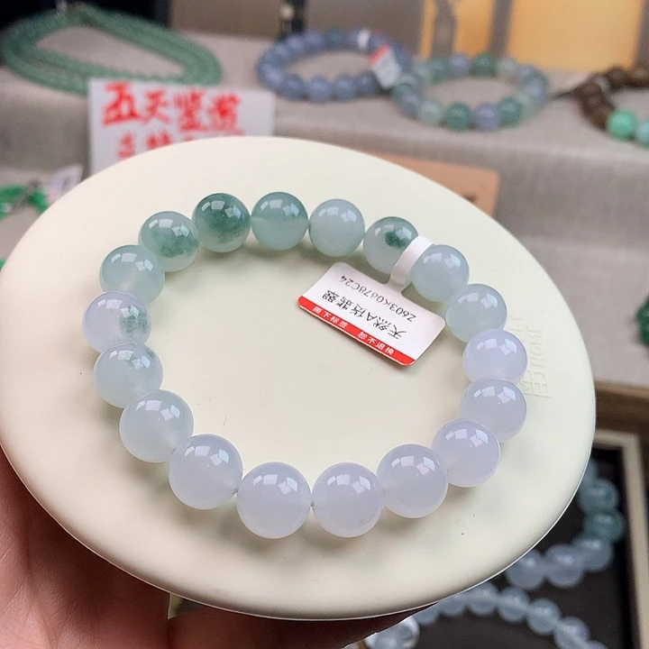 翡翠未镶嵌手链冰胶润飘花绿，品质高货