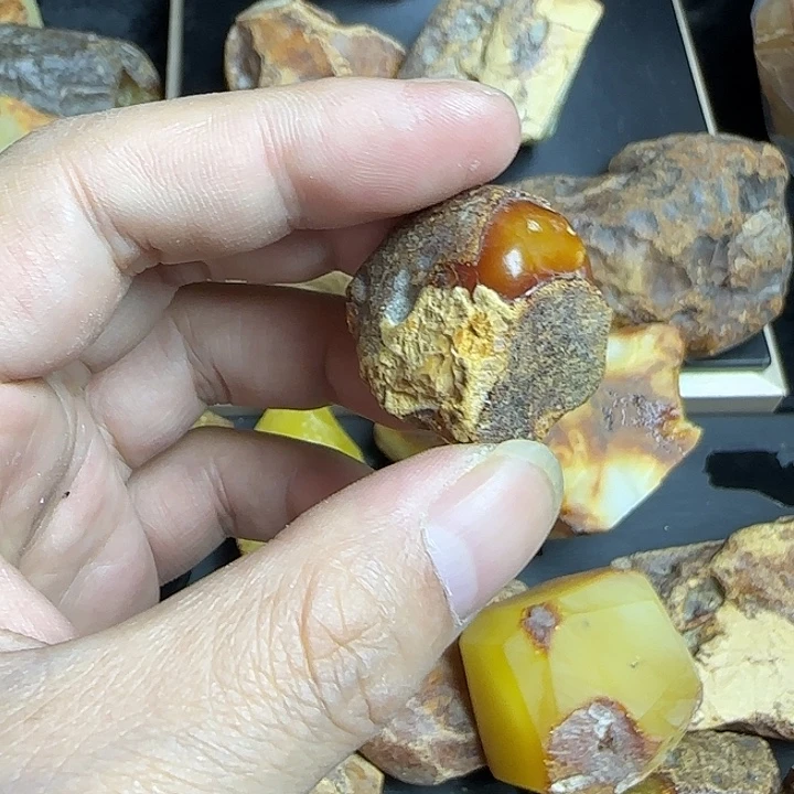 峰****定制琥珀未镶嵌墩子