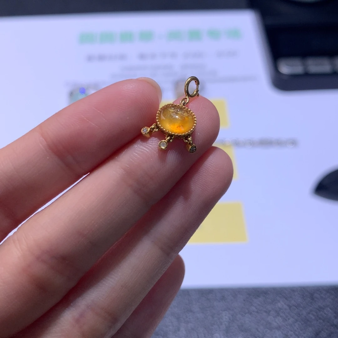 翡翠18K金镶嵌挂件