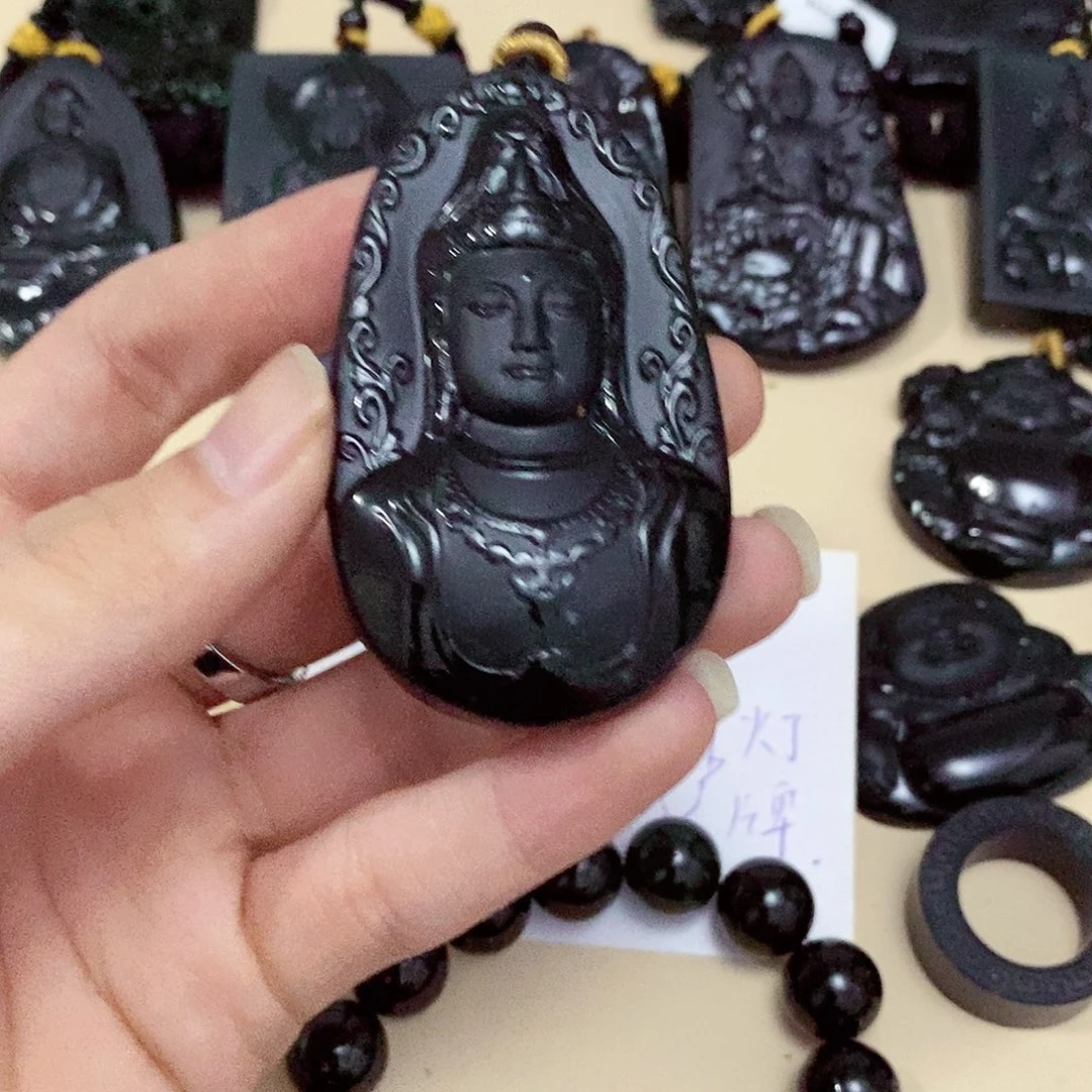 翡翠挂件未镶嵌翡翠