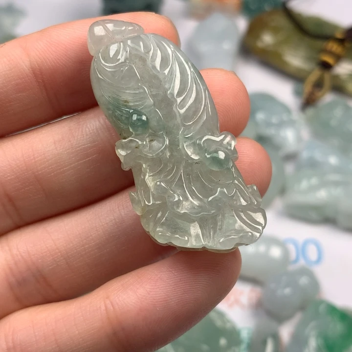 翡翠未镶嵌颈饰翡翠