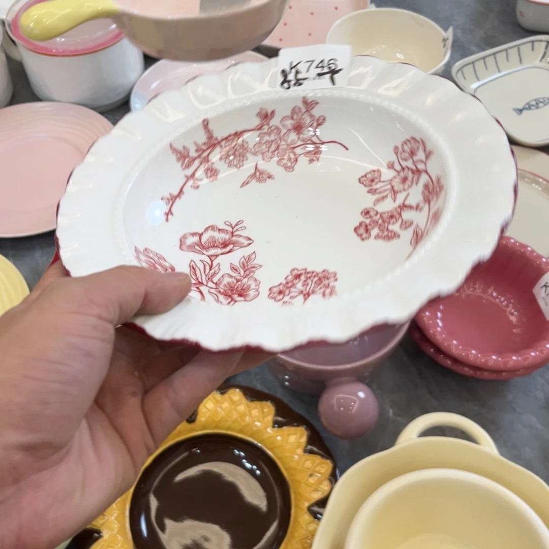 陶瓷微瑕餐具介意勿拍，满18飞！