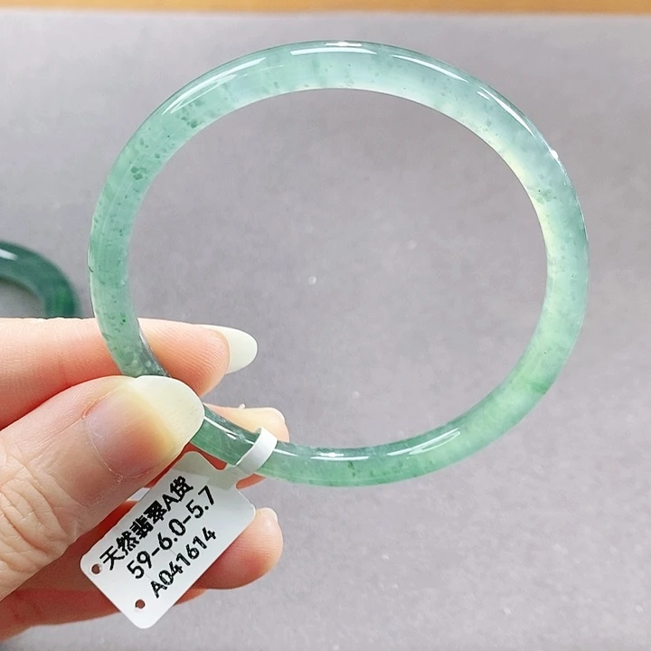 【闪购商品】翡翠手镯（圆镯）未镶嵌