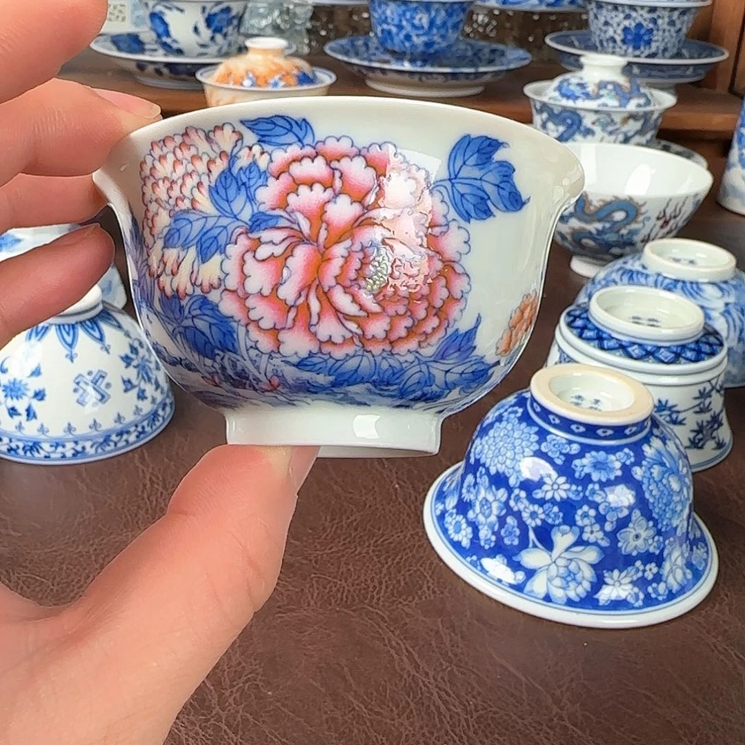 杯斗彩牡丹花主人杯