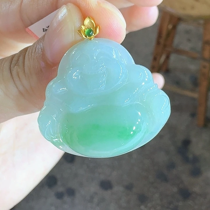 颈饰未镶嵌翡翠佛