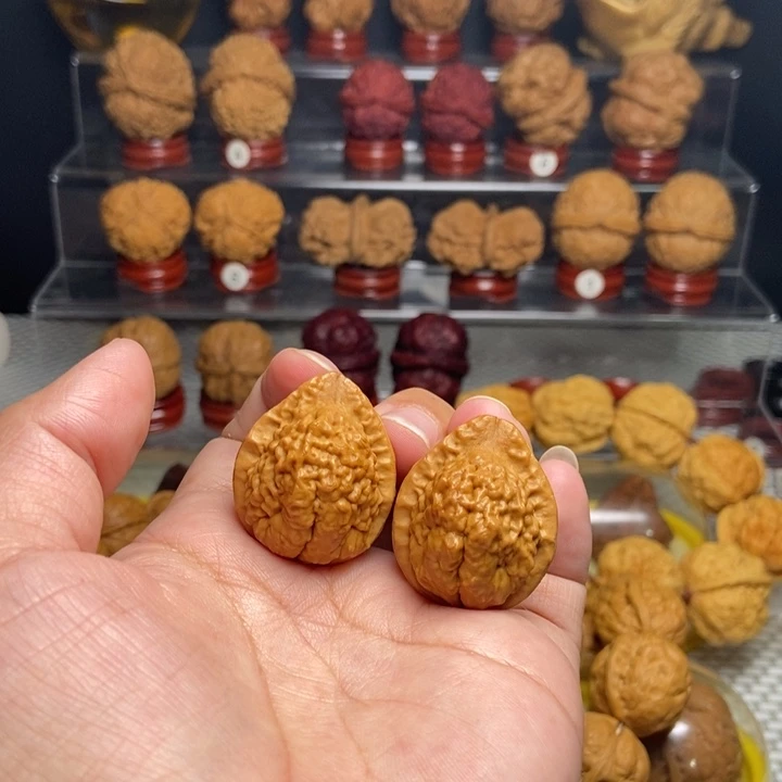 文玩核桃把件羊头舍利33